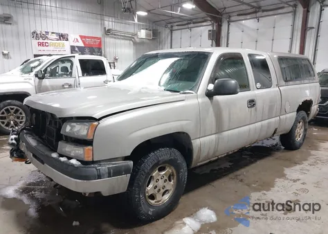 2004 Chevrolet Silverado 1500 Work Truck z USA, uszkodzony, nr VIN 2GCEK19T741235301